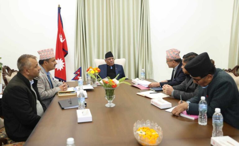 वीर अस्पतालमा आउने बिरामीले गुनासो गर्ने अवस्था आउनु हुन्न : प्रधानमन्त्री प्रचण्ड