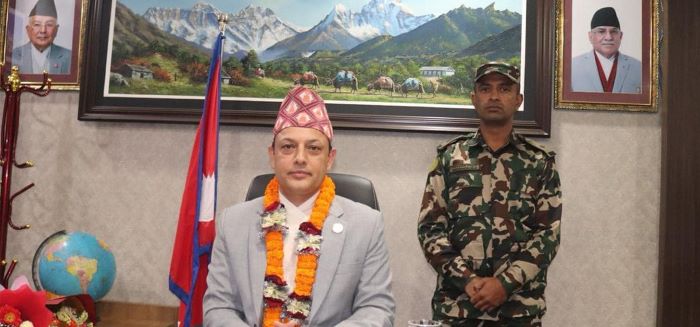 श्रममन्त्री अर्यालले श्रमको बोझ उठाउलान् त ?