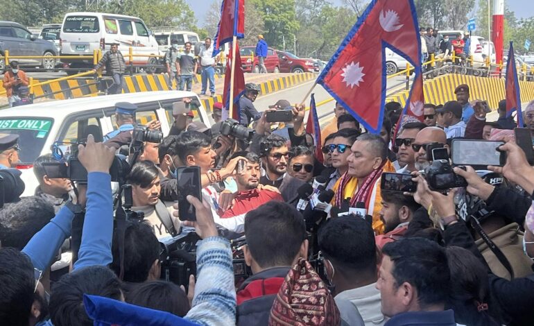 जुम्ला हिडेका प्रसाईको नेपालगन्जमा राजा र शीर्ष नेताको भन्दा बढी क्रेज