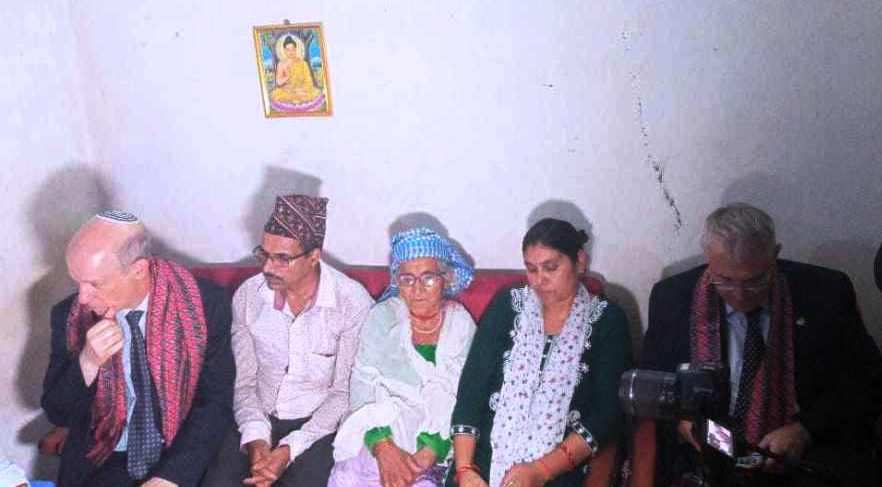 विपिन जोशीलाई इजरायली राजदूत हानानले घर पुर्‍याए