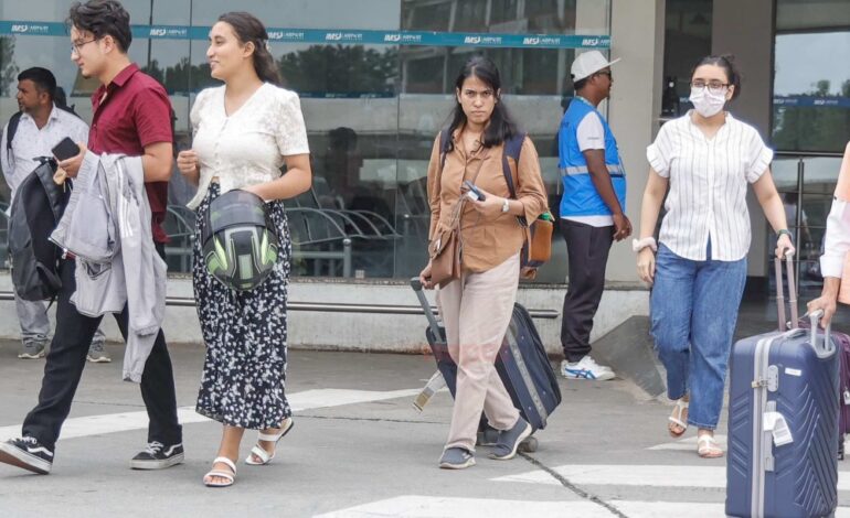 आन्दोलन चर्किएपछि बंगलादेशमा अध्ययनरत नेपाली विद्यार्थी स्वदेश फर्किए, केही आउँदै