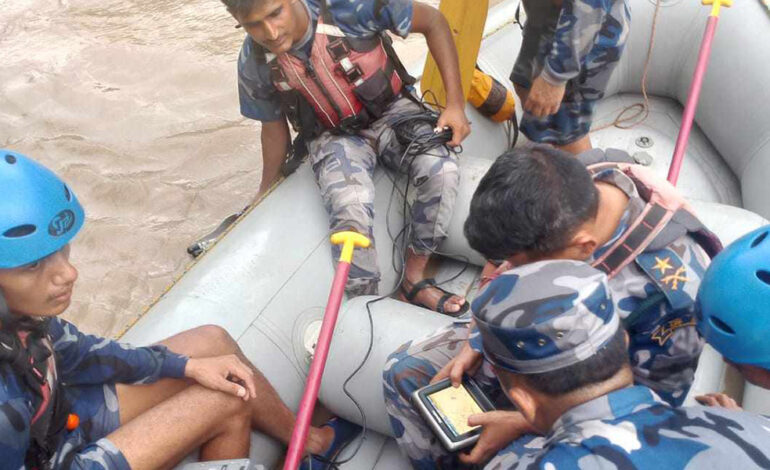 यात्रुसहित त्रिशूलीमा बेपत्ता २ बस खोजीमा ड्रोन र सोनार क्यामेरा प्रयोग