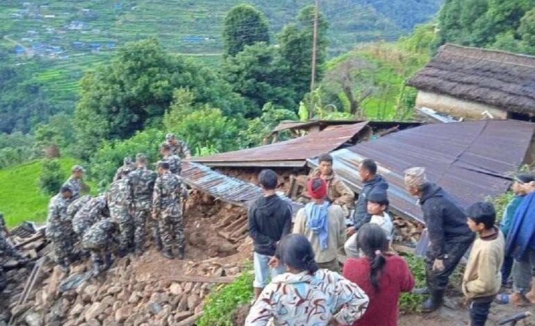शैलुङ पहिरो अपडेट: १० वर्षकी बालिकाको जीवितै उद्धार, अन्यको शव फेला
