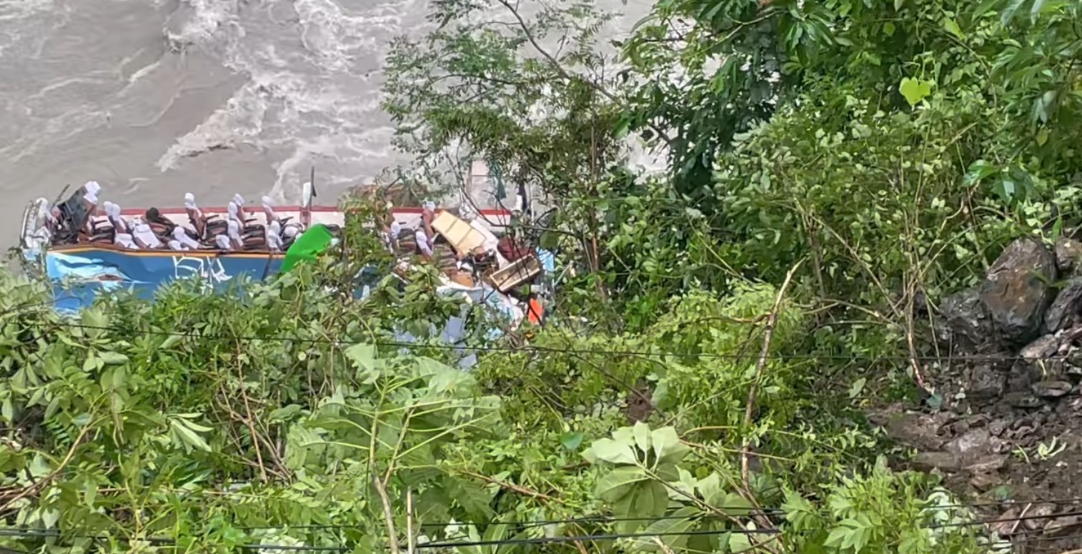 भारतीय नागरिक सवार बस मर्स्याङ्दीमा खस्यौ १८ जनाको मृत्यु