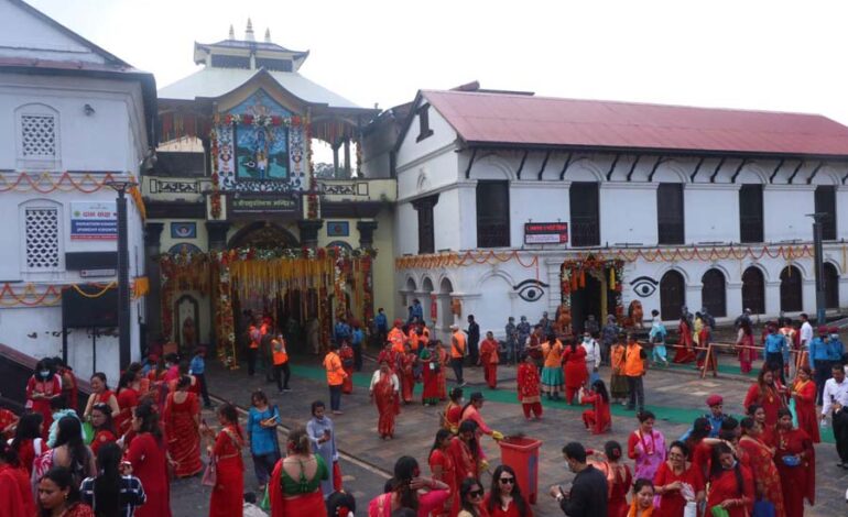 हिन्दु नारीहरूको पर्व तीज, देशभरका शिवालयमा महिलाहरूको घुइँचो