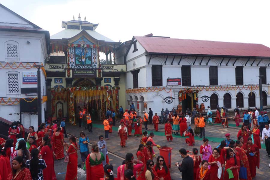 हिन्दु नारीहरूको पर्व तीज, देशभरका शिवालयमा महिलाहरूको घुइँचो