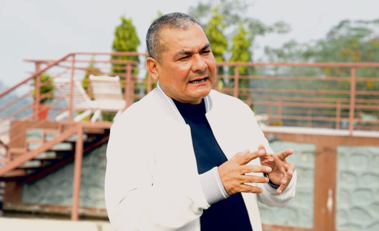 दुर्गा प्रसाईले गरे हिरासतबाटै चरणबद्ध आन्दोलनको घोषणा समर्थक पनि पक्राउ गर्दै प्रहरी