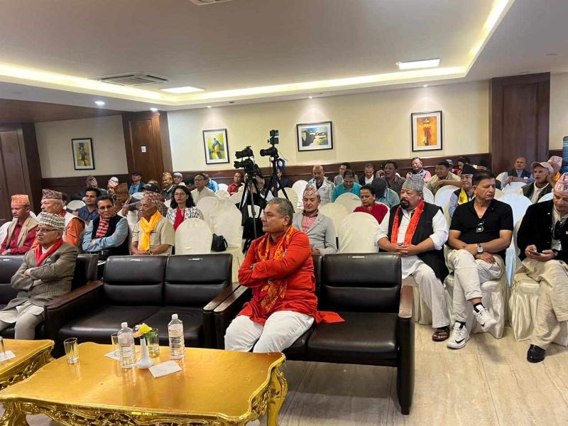 व्यवस्था बदल्न: बुद्धिजीसँग प्रसाईले लिए परामर्श