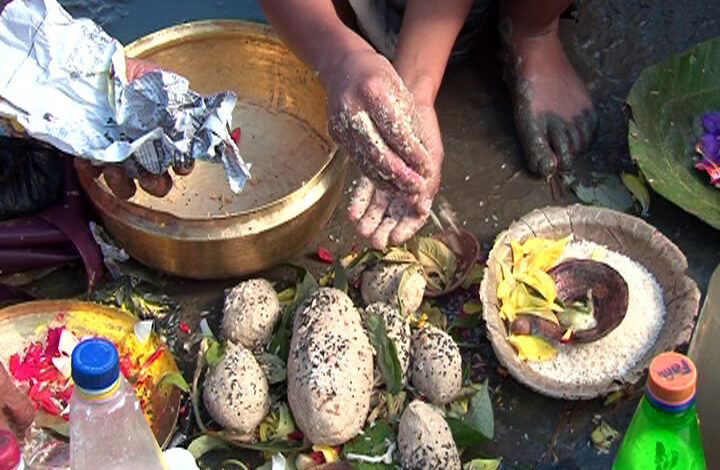 सोह्र श्राद्ध शुरु, पितृऋणबाट मुक्त हुने विश्वास