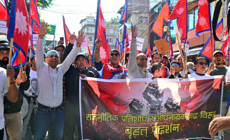 बालुवाटारमा रास्वपा र प्रहरीको घम्साघम्सी