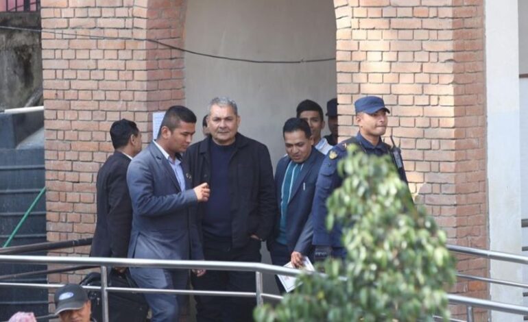 प्रधानमन्त्रीकै निर्देशनमा प्रसाईमाथि प्रोपागाण्डा र नचाहिँदो मुद्दा लगाउँदै प्रहरी