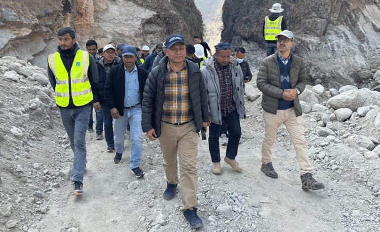 फास्ट ट्र्याक निर्माण क्षेत्रमा वैकल्पिक तवरबाट बिजुली वितरण