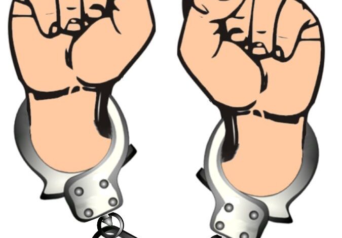 सरकारका शाखा अधिकृत ३ लाख घुससहित पक्राउ