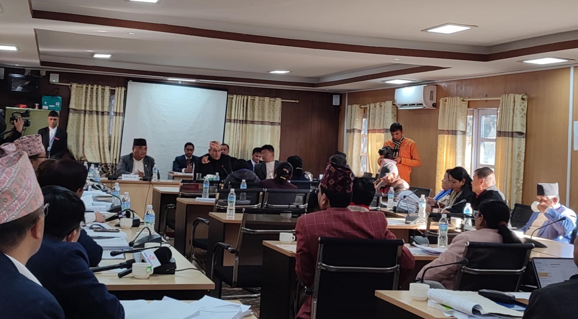 निजामती सेवा प्रवेशको उमेर नघटाउन सांसदहरूको माग