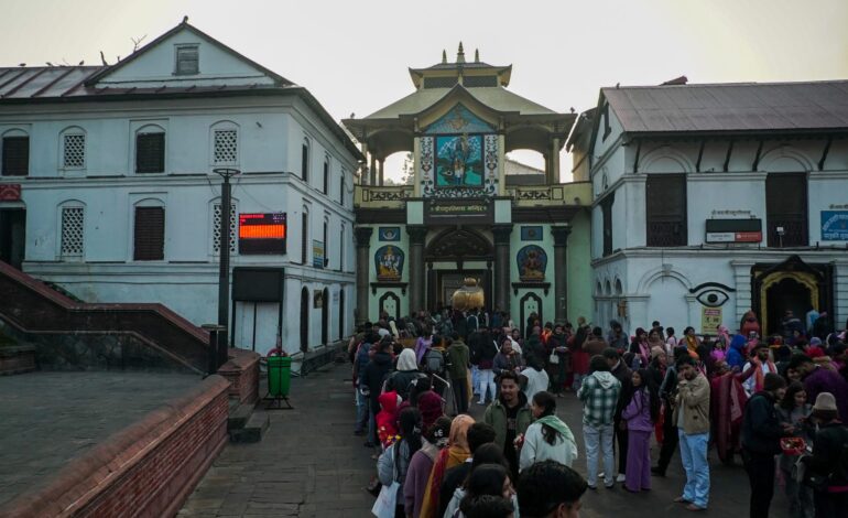 मकर संक्रान्तिमा पशुपतिनाथमा भक्तजनको घुइँचो