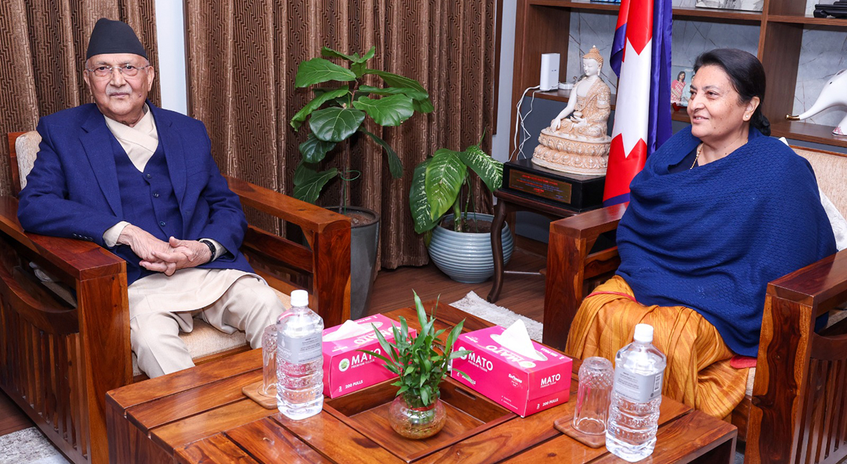 ओलीबाट उकुसमुस एमाले पूर्वराष्ट्रपति विद्यादेवीतिर