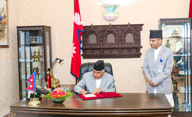 संविधानले नेपालीलाई एकताको सुत्रमा बाँधेको छः राष्ट्रपति