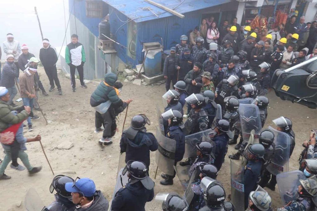 ताप्लेजुङको फुङलिङमा हिजो साँझ झडप भएपछि अनिश्चितकालीन निषेधाज्ञा जारी