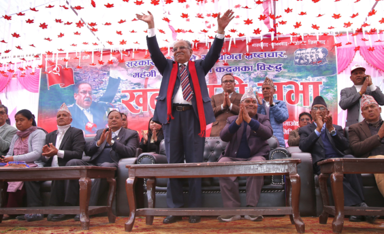 ओलीप्रति प्रचण्डको आरोप, फटाहा मान्छे प्रधानमन्त्री भएपछि देशले सुख पाउँछ त?