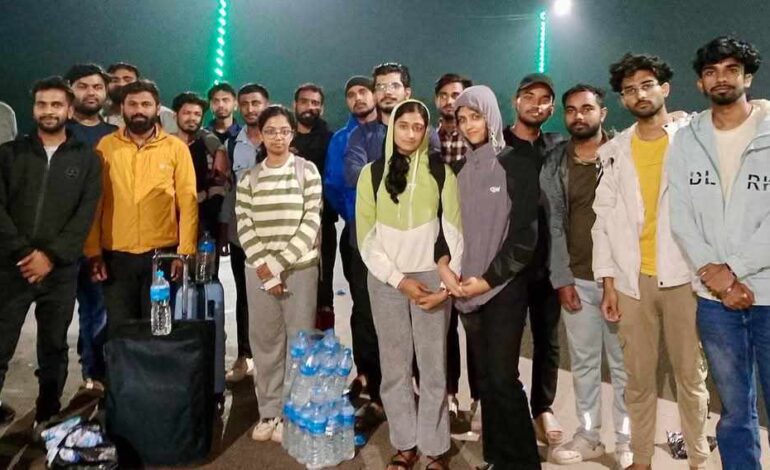 ओडिसास्थिट किट कलेजबाट निकालिएका ९५ विद्यार्थी स्वदेश फर्किए