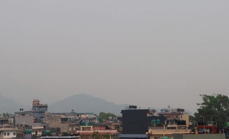 पोखराको हावा प्रदूषणले खतराको तह पार गरेपछि स्वास्थ्यमा जोखिम