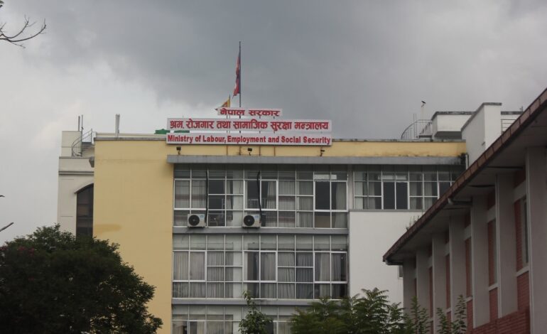 ‘मलेसिया कामदार पठाउन कुनै व्यवसायीलाई लाभ पुग्नेगरी निर्णय भएको छैन’