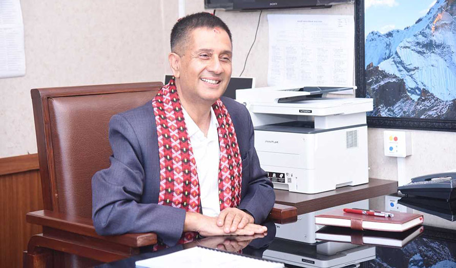 गुरागाईंलाई नै काठमाडौंको प्रशासकीय अधिकृतमा निरन्तरता दिने सरकारको निर्णय