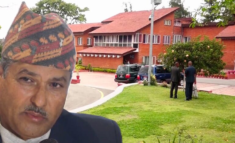 अर्थतन्त्र ‘ध्वस्त’ पारेको प्रधानमन्त्रीको गभर्नर महाप्रसादलाई आरोप