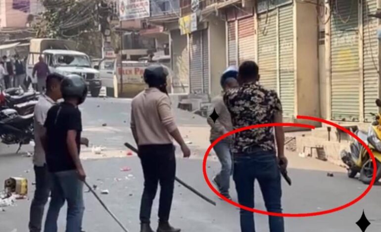 राजावादीको प्रदर्शनमा पेस्तोल निकाल्ने व्यक्ति प्रहरी नै थिए