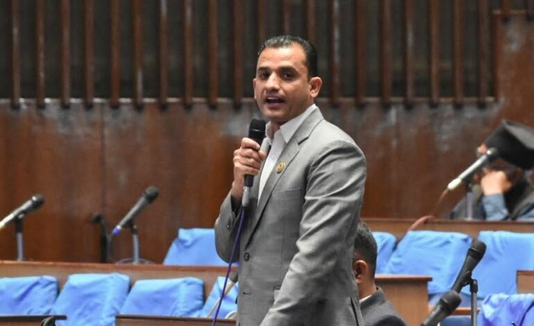 सापकोटाको प्रश्न ओली सरकारले जे गरेपनि जनताले ठिक भनिदिनुपर्ने ?