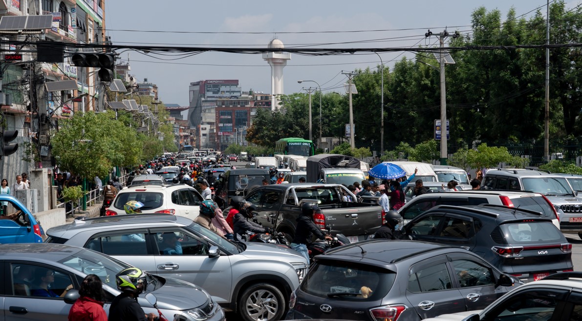 ट्राफिक व्यवस्थापन अस्तव्यस्त