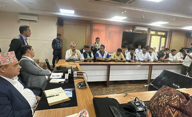 निजी मेडिकल कलेजले आवासीय डाक्टरलाई मासिक ४८ हजार ७ सय रूपैयाँ दिन्न भन्न मिल्दैन: स्वास्थ्यमन्त्री
