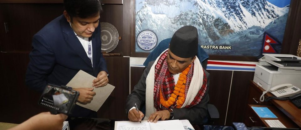 ५ सय र १ हजारको नयाँ नोट छाप्ने गभर्नर पौडेलको पहिलो निर्णय