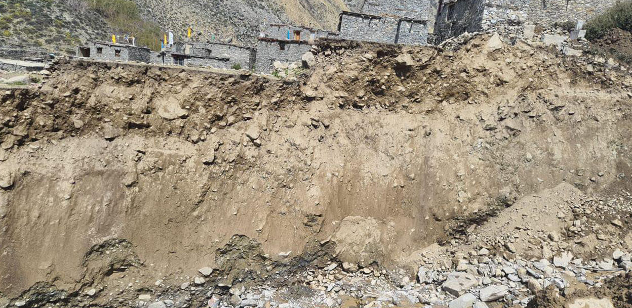 हुम्लाको तिल गाउँमा भीषण पहिरो: पूर्वाधार ध्वस्त, बस्ती उच्च जोखिममा