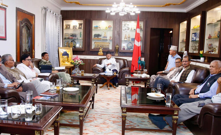 गृहमन्त्रीले राजीनामा नदिएसम्म सदन चल्न नदिने माओवादीको निर्णय