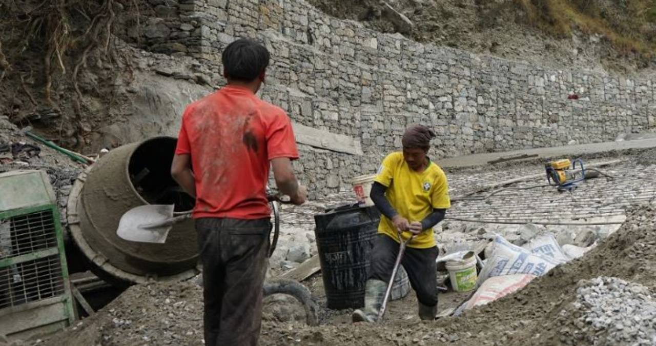 ट्र्याक खुलेको २४ वर्षपछि स्तरोन्नति, तीन पालिकाका बासिन्दा लाभान्वित हुने