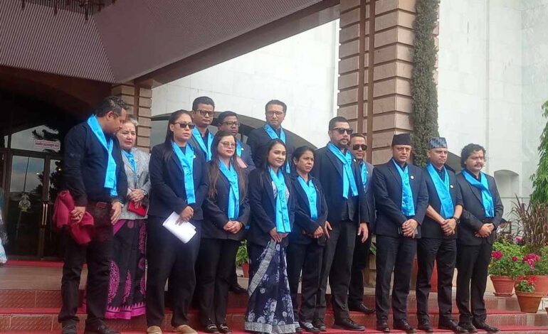 रास्वपाको कालोपोशाकको सांकेतिक विरोध पछि हट्यो प्रधानमन्त्रीको प्रश्नोत्तर कार्यक्रम