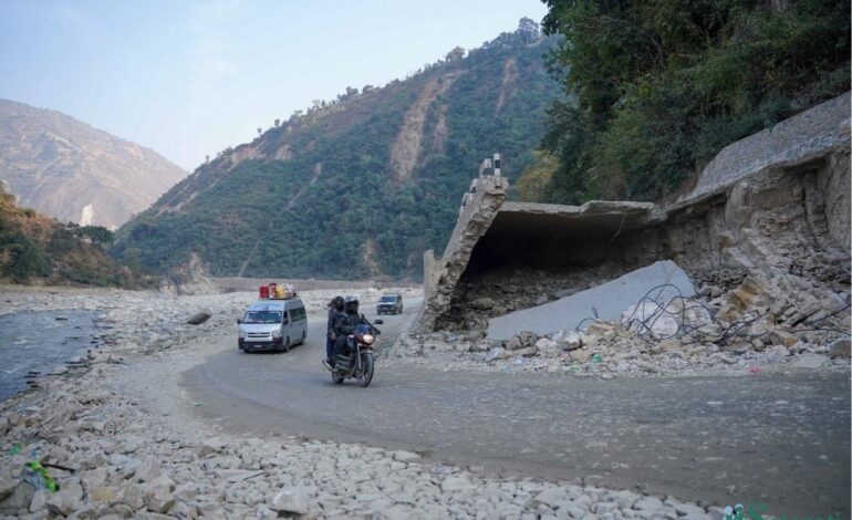 बीपी राजमार्गमा भदौ १५ सम्म राति सवारी सञ्चालनमा रोक