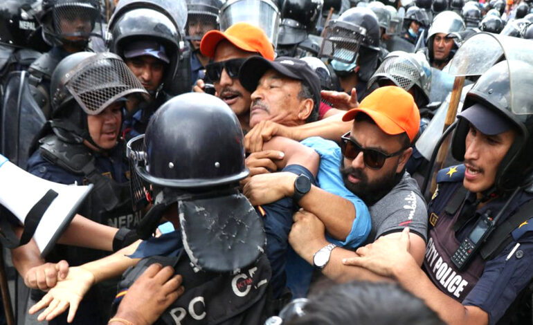 पुर्व गृहमन्त्री कमल थापा पक्राउ