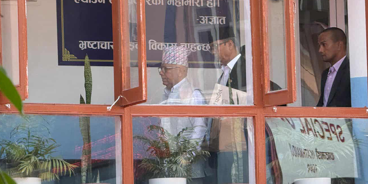 माधव नेपालको पक्षमा वकालत गर्न १२० वकिलको तँछाड–मछाड, ३५ ले मात्र पाउने