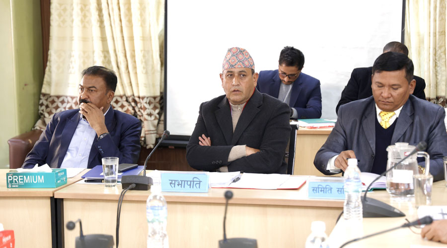 कुलिङ पिरियडमा ‘कुरी कुरी’ भन्दै राश्जपाले समितिका सभापति खतिवडाको राजीनामा मागे