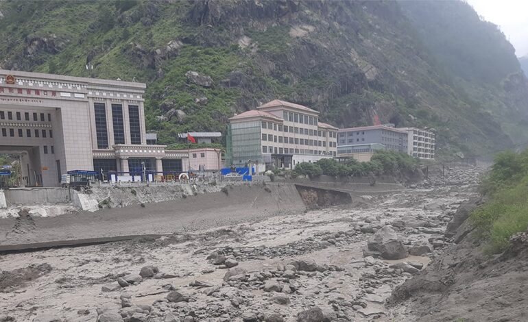 रसुवा बाढी:५५ जनाको उद्धार, १८ जना बेपत्ता