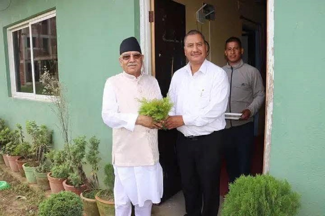 विप्लव निवासमा पुगे प्रचण्ड