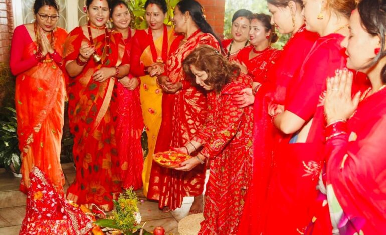 गौरा पर्वमा रमाउँदै सुदूरपश्चिम, परराष्ट्र मन्त्रीले भित्र्याइन गौरा