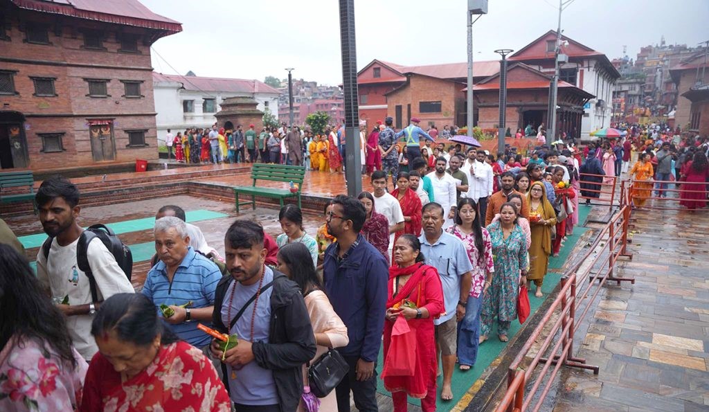 अन्तिम साउने सोमबारमा पशुपतिको दृश्य