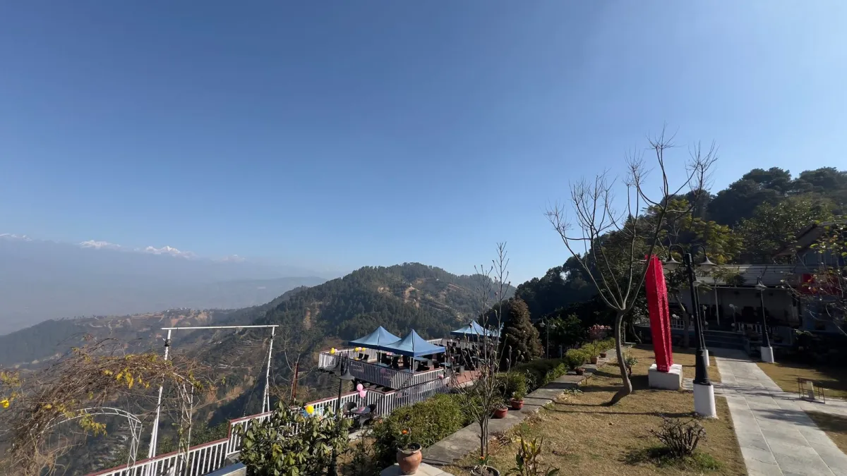 घ्याम्पेडाँडा–रानीकोट हुँदै पनौती जाने सडक पहिरोको जोखिममा, सरकारले चासो नदिएको गुनासो