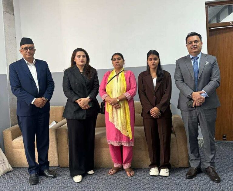 विपिनको रिहाइका लागि संयुक्त राष्ट्रसंघमार्फत विश्वव्यापी दवाब सिर्जना गर्न पद्मा र पुष्पा अमेरिका प्रस्थान