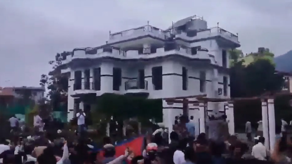 अहिले सम्म यी शीर्ष नेताका घरमा आक्रमण