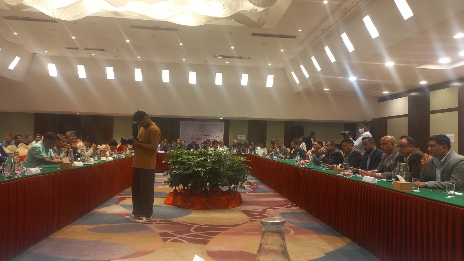 व्यवसायको वर्तमान अवस्थाको विश्लेषण र दिशा निर्देशबारे छलफल