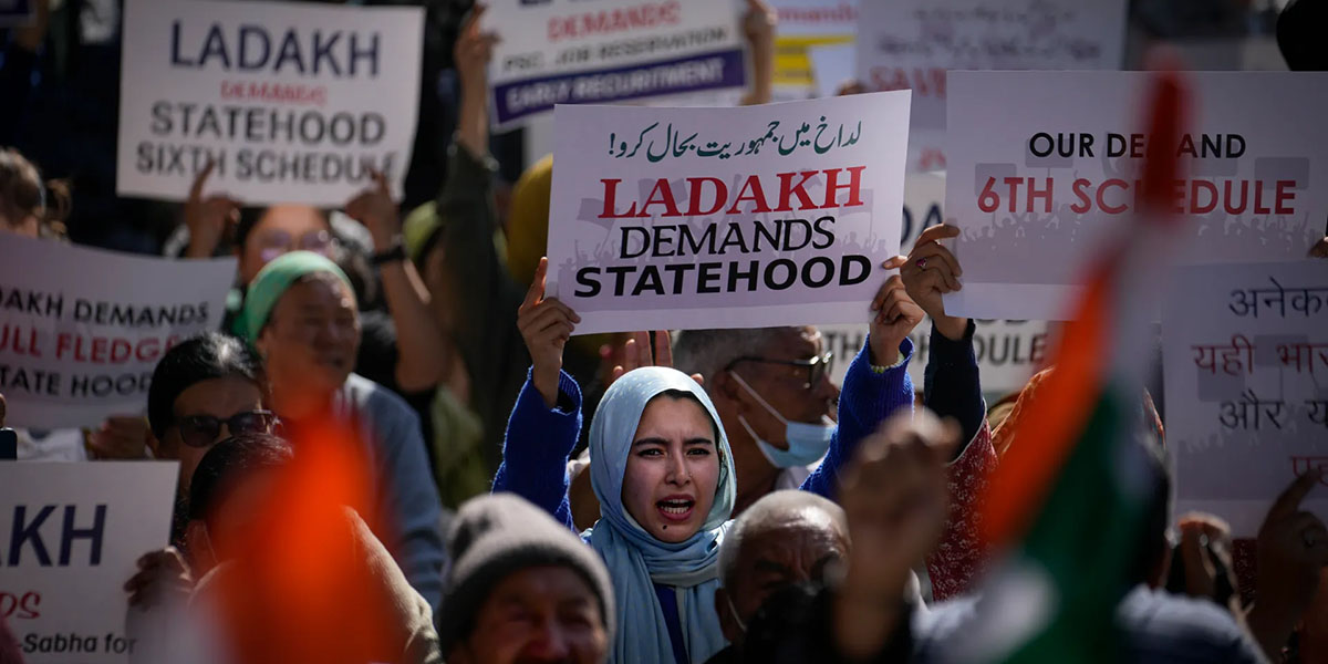 भारतमा पनि भड्कियो दंगा, लद्दाखमा भाजपा कार्यालयमा आगजनी